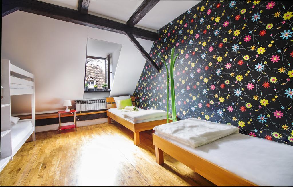 Hostel Centar ซาเกร็บ ภายนอก รูปภาพ
