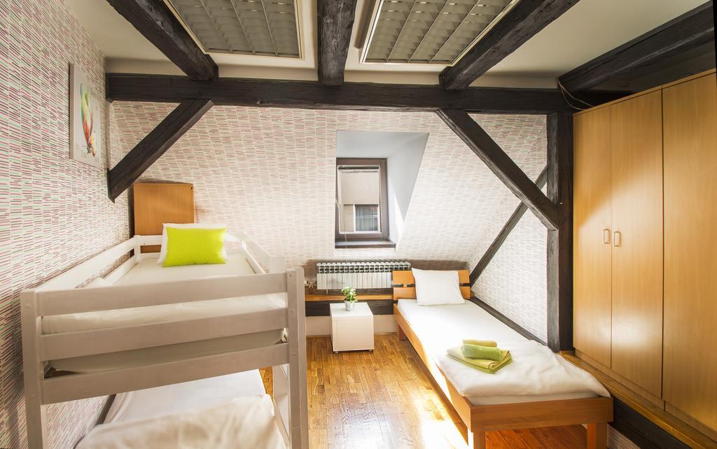 Hostel Centar ซาเกร็บ ภายนอก รูปภาพ